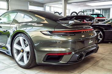 Porsche 911 Turbo S — photo 17