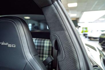 Porsche 911 Turbo S — photo 26