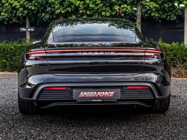 Porsche Taycan — photo 4