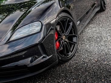 Porsche Taycan — photo 7