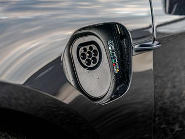Porsche Taycan — photo 8
