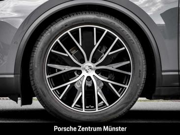 Porsche Macan I 4 Electric — photo 24