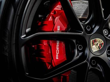 Porsche Taycan — photo 10