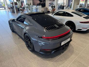 Porsche 911 Carrera GTS — photo 7