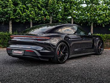 Porsche Taycan — photo 18