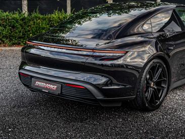 Porsche Taycan — photo 19