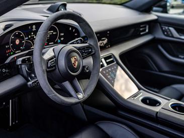 Porsche Taycan — photo 20