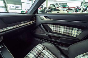 Porsche 911 Turbo S — photo 45
