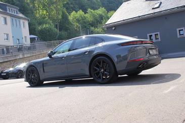 Porsche Panamera Turbo E-Hybrid — photo 21