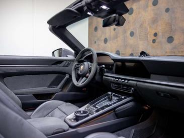 Porsche 911 Targa Targa 4 GTS — photo 16