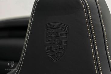 Porsche 911 Cabriolet Carrera GTS — photo 13