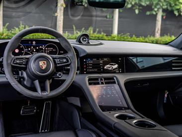 Porsche Taycan — photo 41