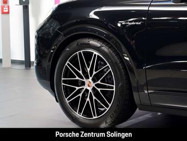 Porsche Cayenne E-Hybrid — photo 9