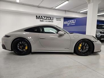 Porsche 911 Carrera 4 GTS — photo 2