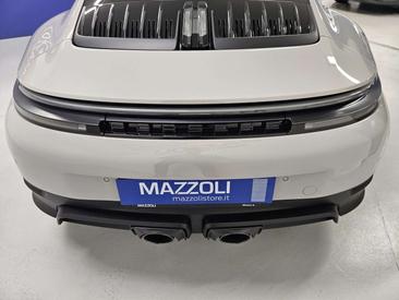 Porsche 911 Carrera 4 GTS — photo 6