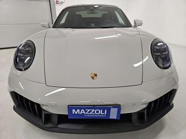 Porsche 911 Carrera 4 GTS — photo 10