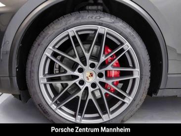 Porsche Macan I 4S Electric — photo 8