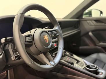 Porsche 911 Carrera GTS — photo 15