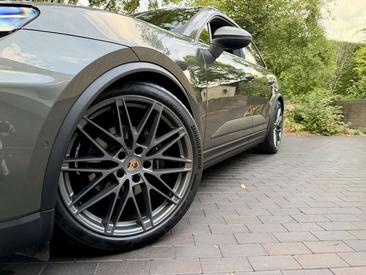 Porsche Macan I Electric — photo 6