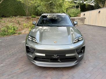 Porsche Macan I Electric — photo 9