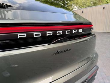 Porsche Macan I Electric — photo 11