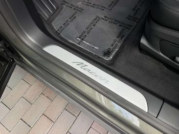 Porsche Macan I Electric — photo 26