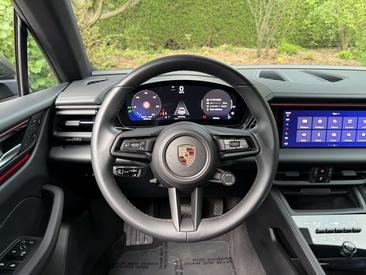 Porsche Macan I Electric — photo 28