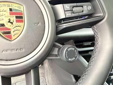 Porsche Macan I Electric — photo 33