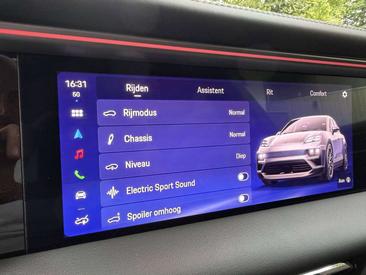 Porsche Macan I Electric — photo 36