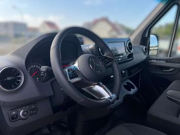 Mercedes Sprinter Van 314 D — photo 9