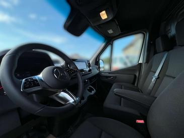 Mercedes Sprinter Van 314 D — photo 12