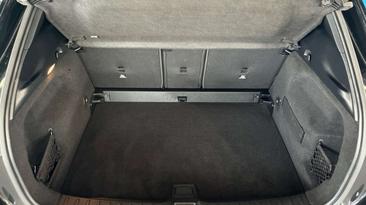 Mercedes GLA 200d — photo 14