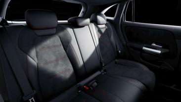 Mercedes GLA 180 D — photo 14