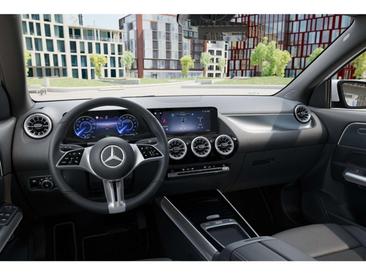 Mercedes EQA 250 — photo 6