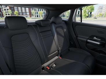 Mercedes EQA 250 — photo 9