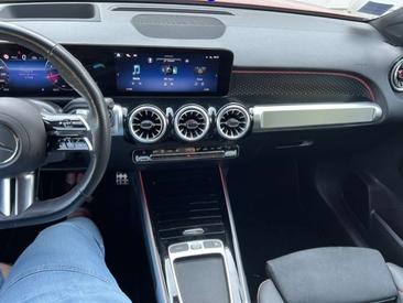 Mercedes GLB 200 — photo 10