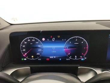 Mercedes GLB 180 D — photo 6
