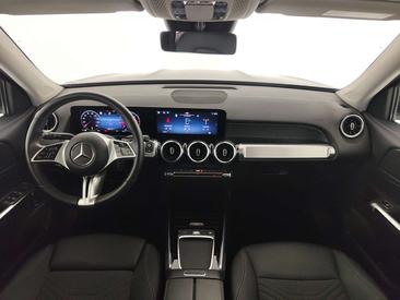 Mercedes GLB 180 D — photo 9