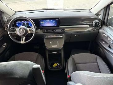 Mercedes EQV Van 300 Long — photo 12