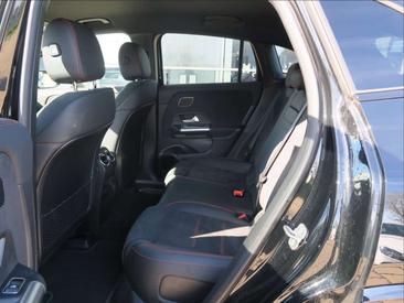 Mercedes EQA 250 — photo 6