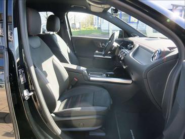 Mercedes EQA 250 — photo 9