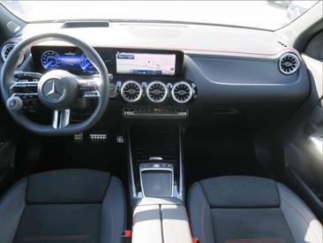 Mercedes EQA 250 — photo 10