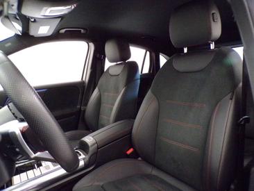 Mercedes GLA 200d — photo 12