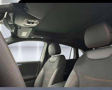 Mercedes GLA 200d — photo 14