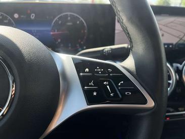 Mercedes GLB 220 D — photo 13