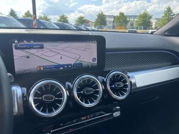 Mercedes GLB 220 D — photo 15