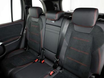 Mercedes GLB 200d — photo 15