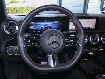 Mercedes CLA Berline 200 — photo 13