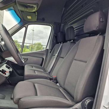 Mercedes Sprinter Van 316 D — photo 5