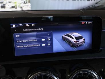 Mercedes CLA Berline 200 — photo 13